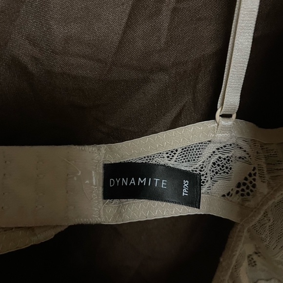 DYNAMITE Adjustable Floral Lace Bodysuit Size XS Women’s US NWOT - Picture 4 of 4